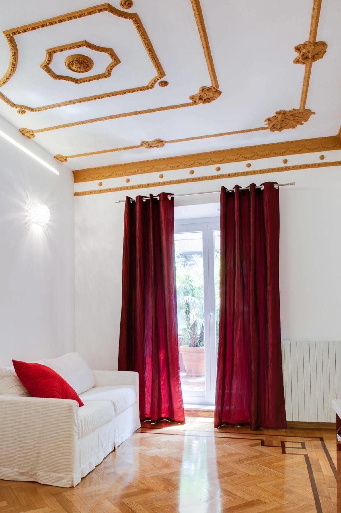 Lh Royal Terrace Gasthof 2*