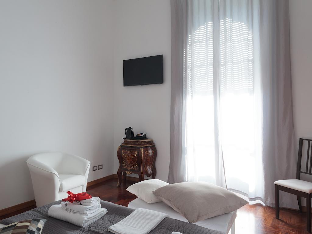 Lh Royal Terrace Pensión 2*