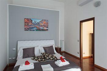 Lh Royal Terrace Pensión 2*