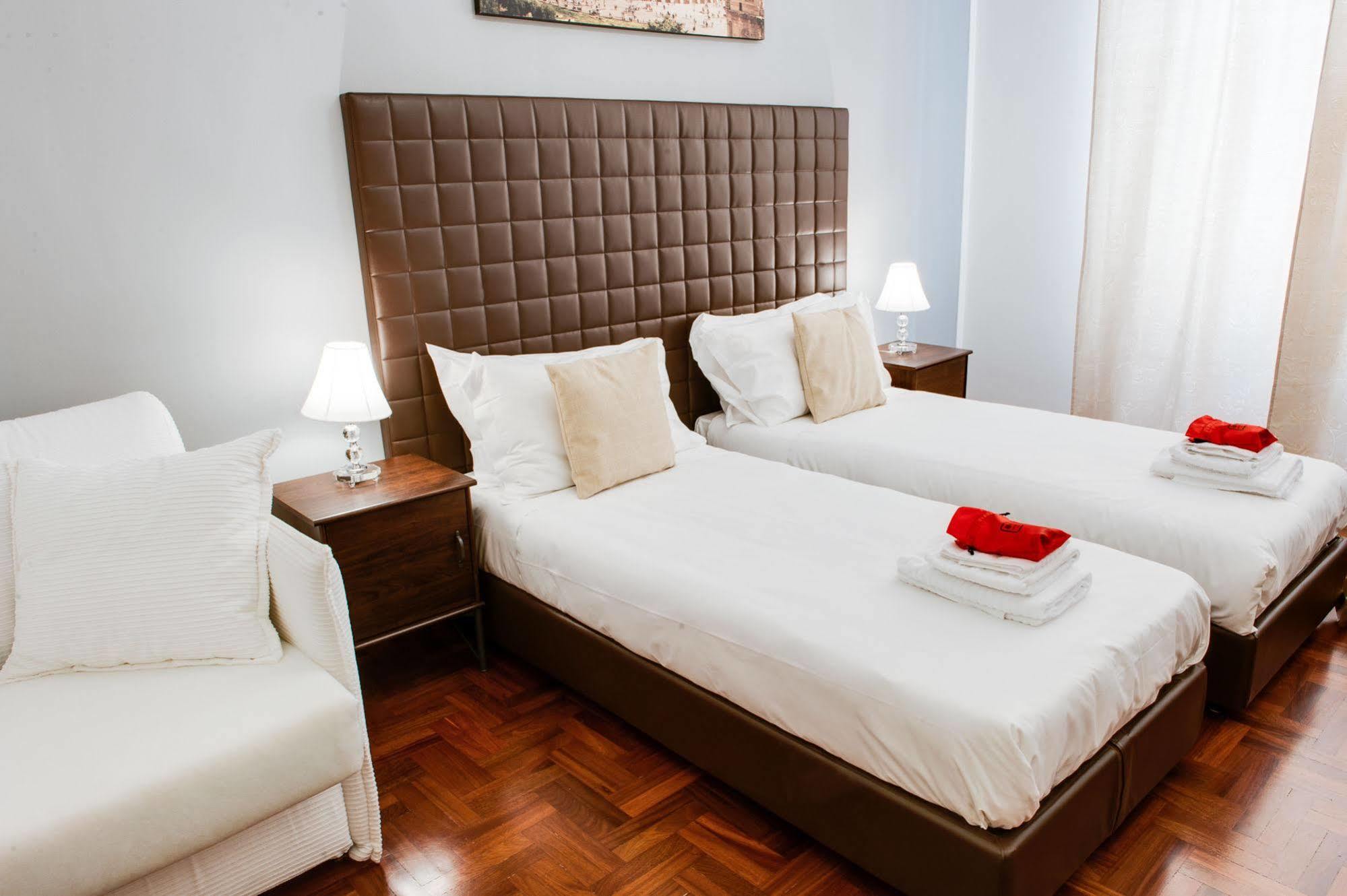 Pensión Lh Royal Terrace 2*