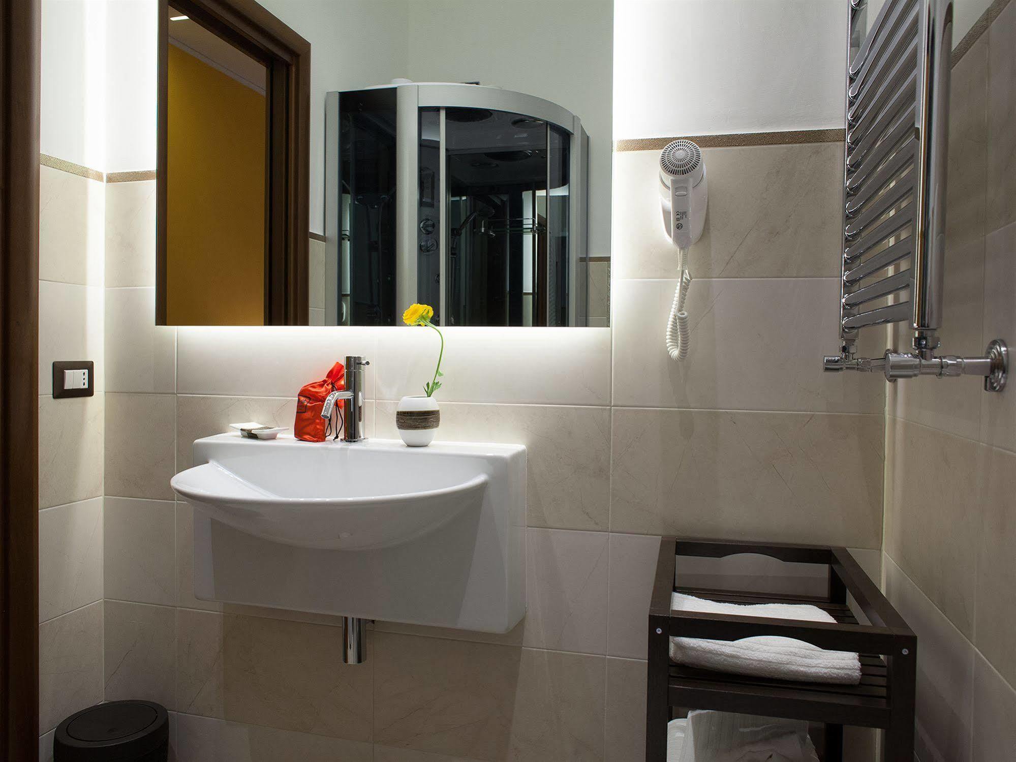 Lh Royal Terrace Guest house